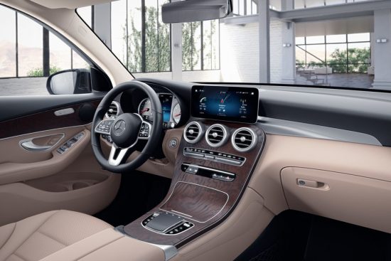 Mercedes GLK - преимущества аренды премиального авто