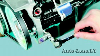Рулевой механизм: Проверка, регулировка и замена ремня привода насоса гидроусилителя рулевого управления