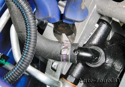 Замена рабочей жидкости и прокачка системы гидроусилителя рулевого управления