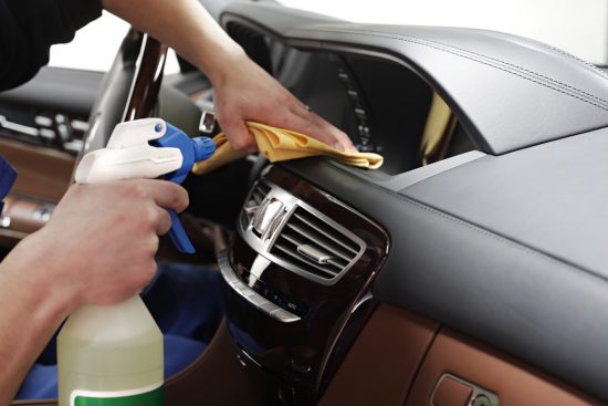 Как правильно поддерживать чистоту салона вашего авто?