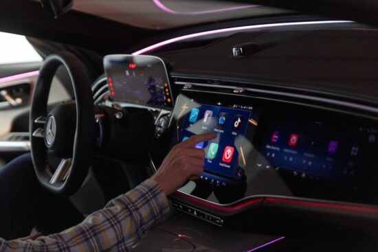Технологии Mercedes-Benz: как немецкий автопром продолжает задавать стандарты инноваций