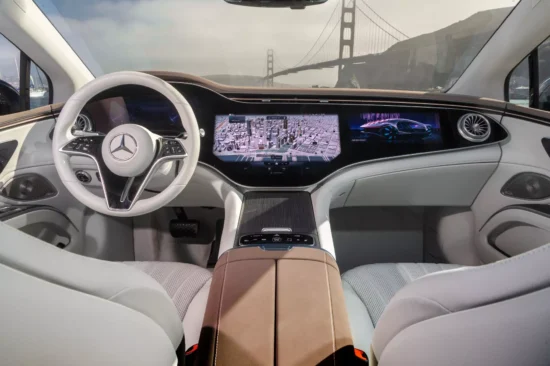 Технологии Mercedes-Benz: как немецкий автопром продолжает задавать стандарты инноваций
