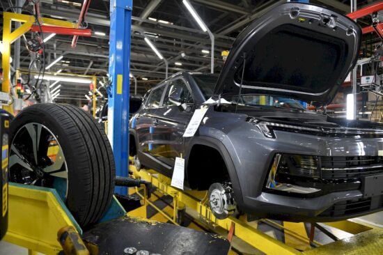 Локализация по-русски: между китайскими моторами и отечественными амбициями